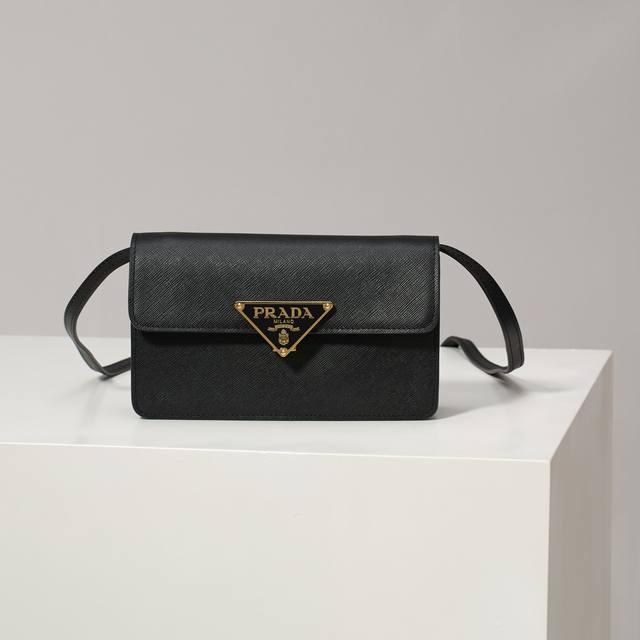 Premium Original Factory New Handbag 1Bd386 Black Mini This mini handbag is cra