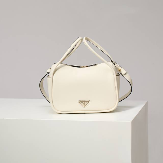 Premium Original Factory New 1Ba451 White This handbag is made of imported calf