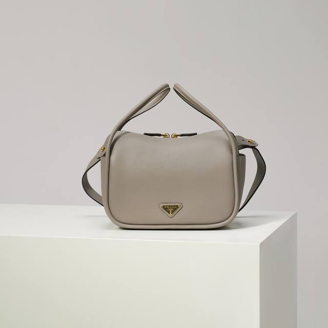 Premium Original Factory New 1Ba451 Slate Grey This handbag is made of imported