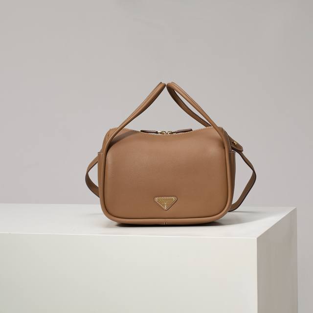 Premium Original Factory New 1Ba451 Caramel This handbag is made of imported ca