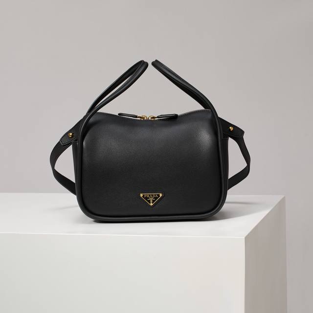 Premium Original Factory New 1Ba451 Black This handbag is made of imported calf