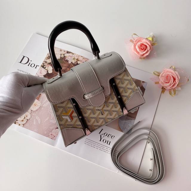 Goyard Mini Saigon Bag, new size, more refined and appealing, easier to wear. U