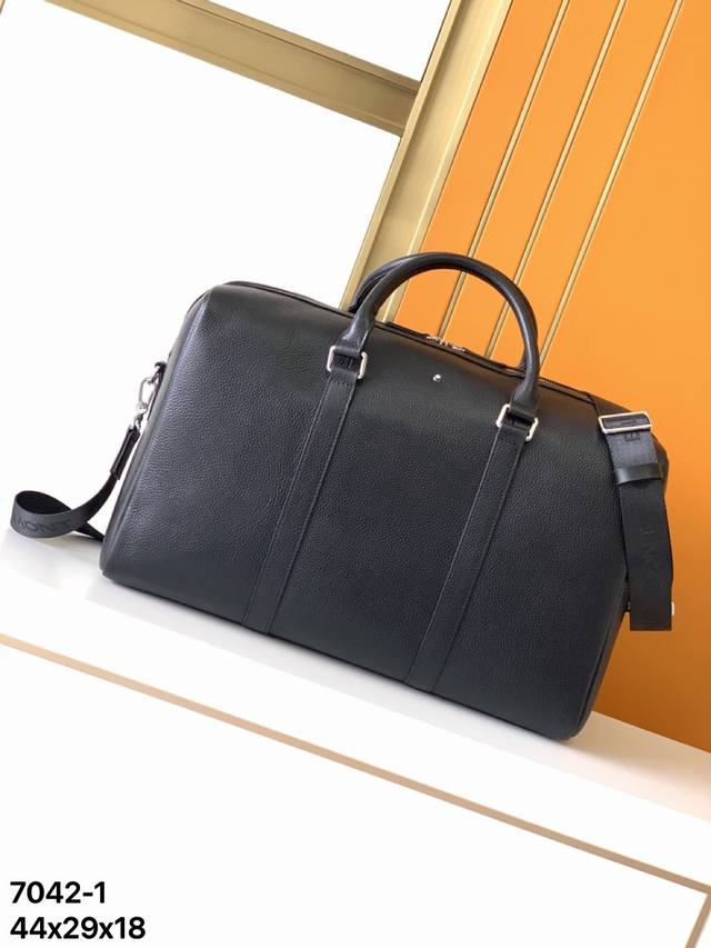 Travel Bag Model: 7042-1# Top-quality original Montblanc Italian natural calfsk