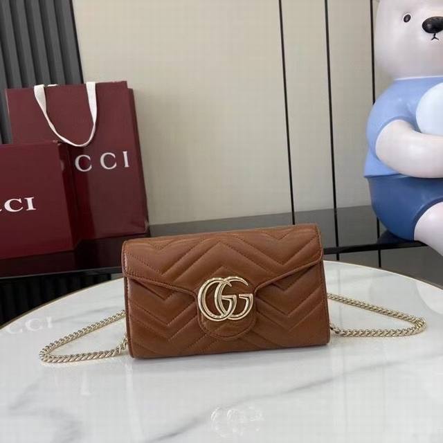 Top-of-the-line new Gg Marmont chain wallet crafted from Matelass