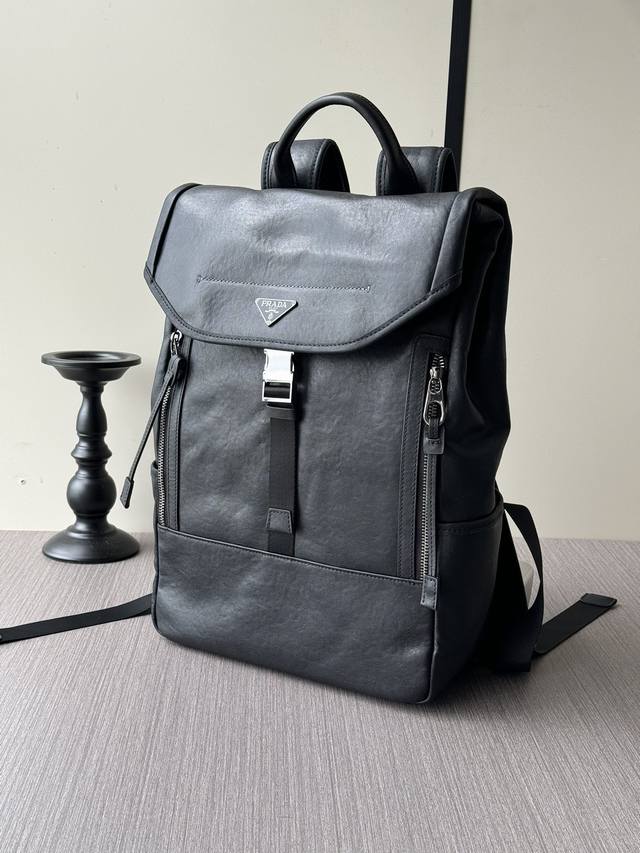 Top-tier boutique quality, high-end, hard-to-find 2025 latest hot Prada handbag