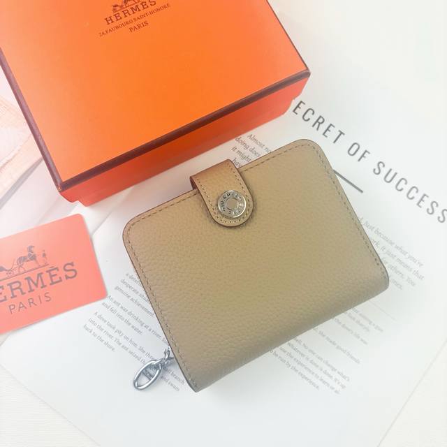 Hermes New Arrivals Silk'In Togo Women's Medium Wallet in Barenia Calfskin 6 car