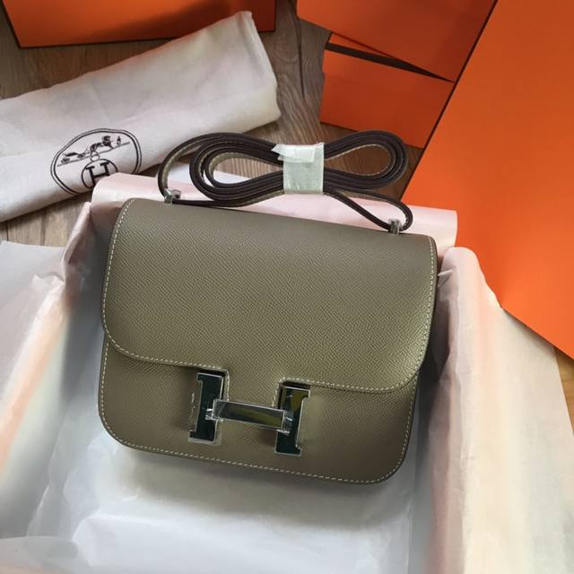 Factory price, comes with gift box, Constance leather, 19cm, imported Epsom lea