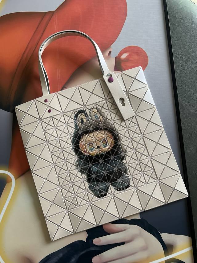 Original Order, High-Volume Sale Issey Miyake Labubu Collaboration Shopping Bag, Original Order, High-Volume Sale Issey Miyake Labubu Collaboration Shopping Bag,