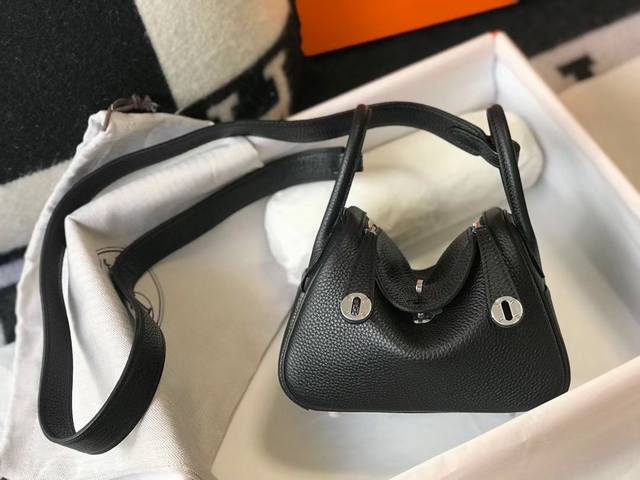 Top-grain cowhide leather with silver hardware and gift box, perfect match. Min