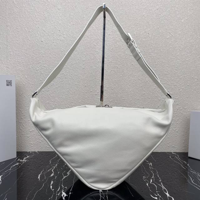 Top-quality original single-piece full leather large triangle bag 2Vy007 The wil