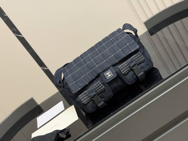 Chanel Travel Bag Vintage Chanel. Retro Outfit Denim is perfect for Instantly cr