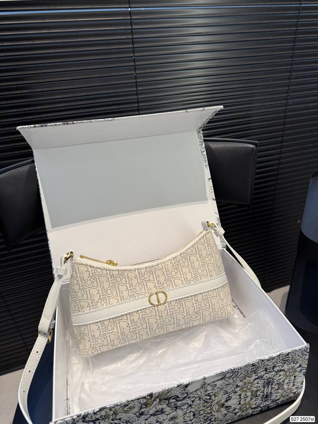 Dior underarm bag with folding box. High quality, extra large capacity, and ver