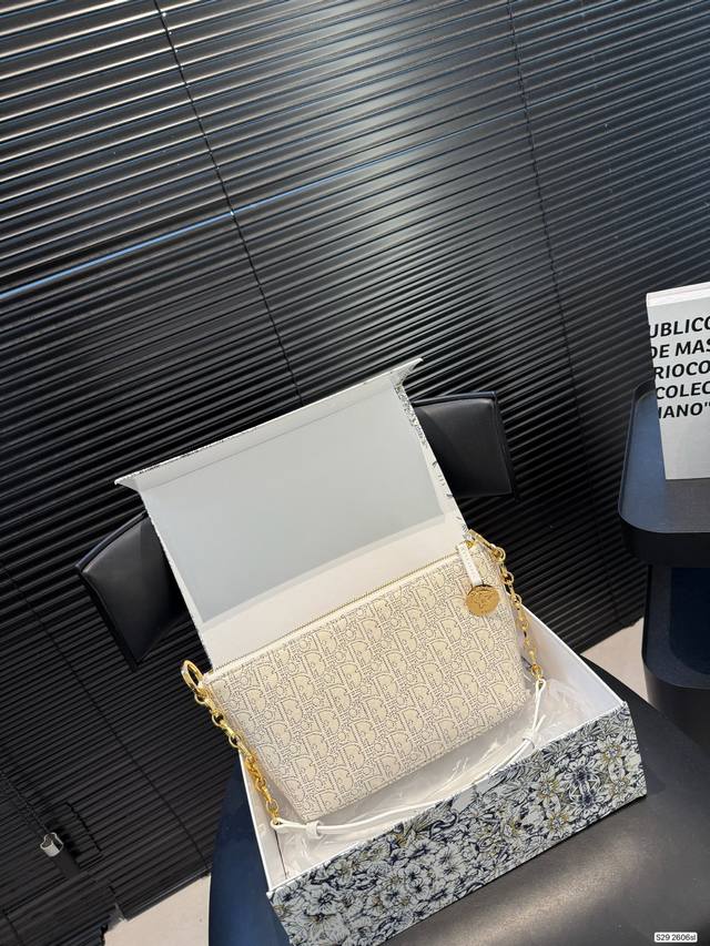 Dior underarm bag with folding box. High quality, extra large capacity, and ver