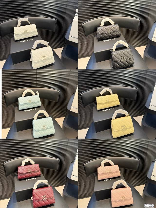 Chanel handbag with folding box People fall in love with Chanel repeatedly at e