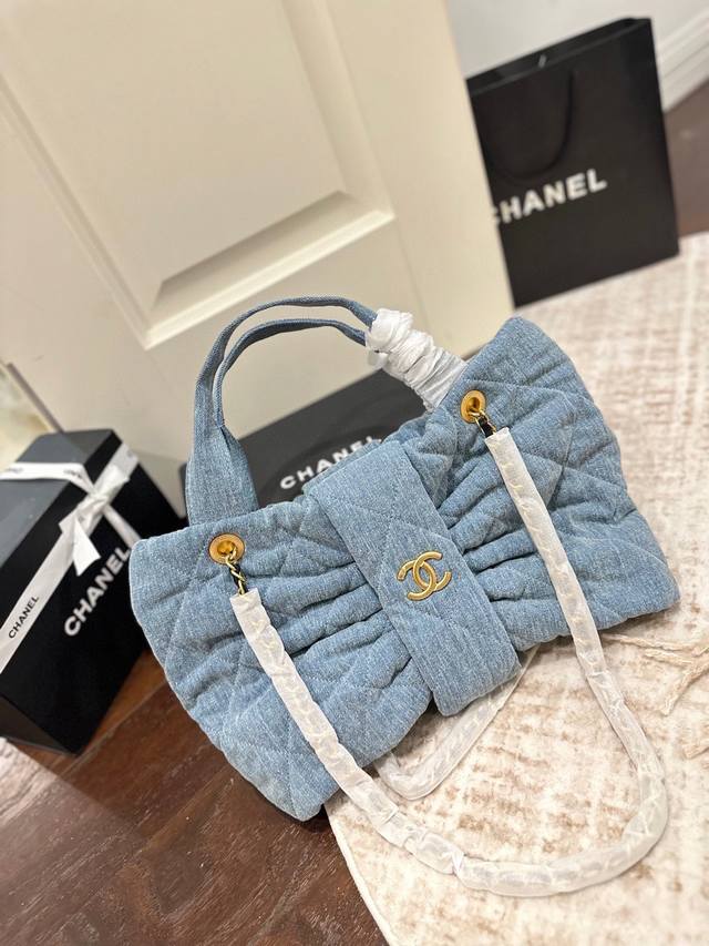 Foldable gift box packaging size 30cm Chanel 25K Bow Bag Chanel 2025 Fall/Winte Foldable gift box packaging size 30cm Chanel 25K Bow Bag Chanel 2025 Fall/Winte