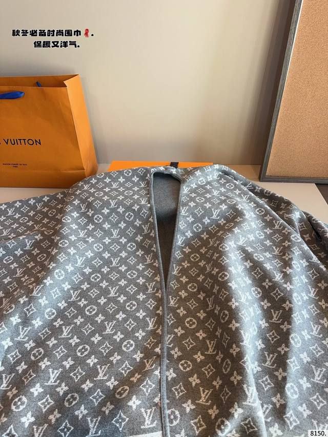Comes with gift box. Louis Vuitton scarf The gentlest color scheme A cashmere s