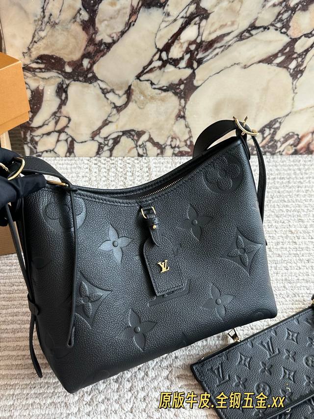 Original leather, all-steel hardware, Louis Vuitton Carryall small size.