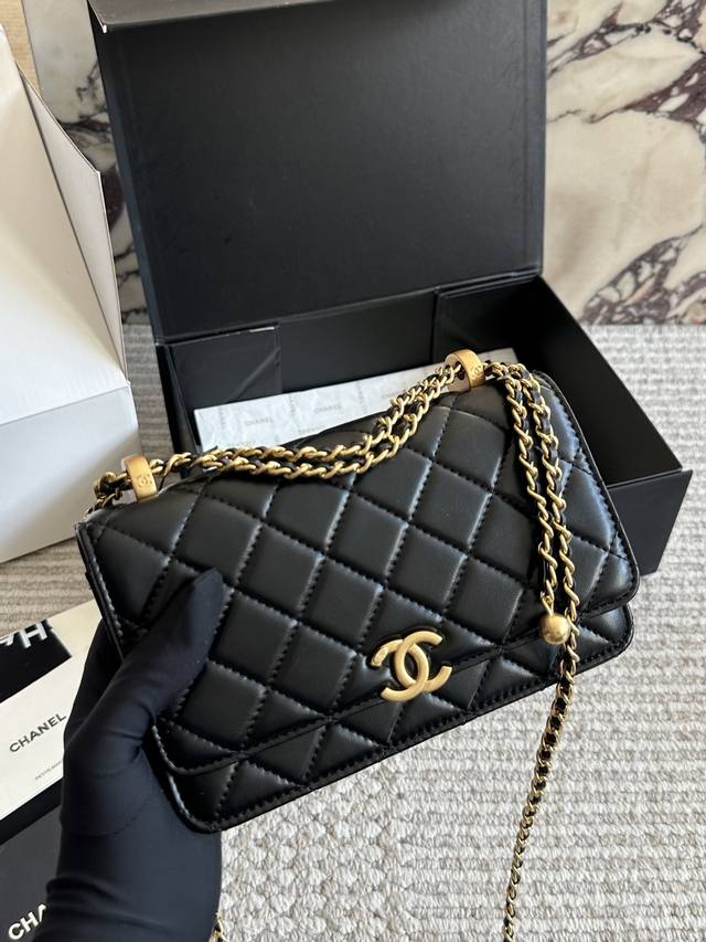 Upgraded Box Version Size: 19*12Cm Small Chanel Double Ball Woc Looks ethereal