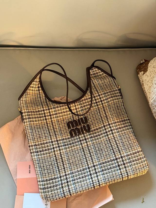 Box Included Size: 33*30Cm New Miu Miu Tote Ivy Houndstooth Wool So perfect for