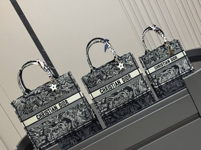 Comes with a folding box and scarf. Star charm available for an additional