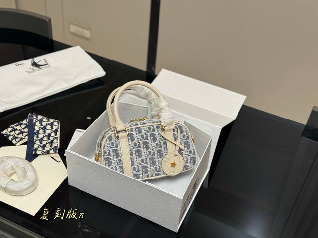 Folding Box Dior Mini Bowling Bag Vibe Small Bag Size: 20.12Cm DDD