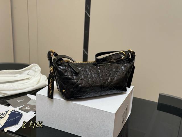 Leather with box Size: 28.13Cm Dior New Product Sneak Peek Hobo Who can resist