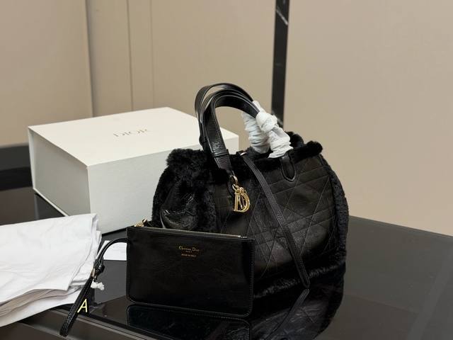 Upgraded version with box Size: 30*20Cm Dior's super popular Toujours tote bag
