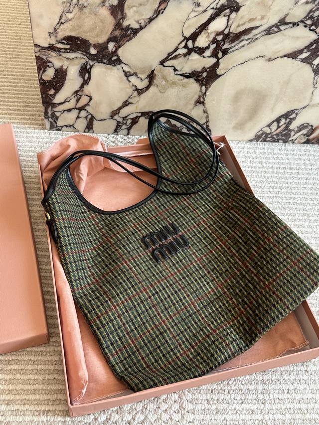 Miumiu Shopping Bag A must-have for fashionistas this fall and winter~ Tote bag