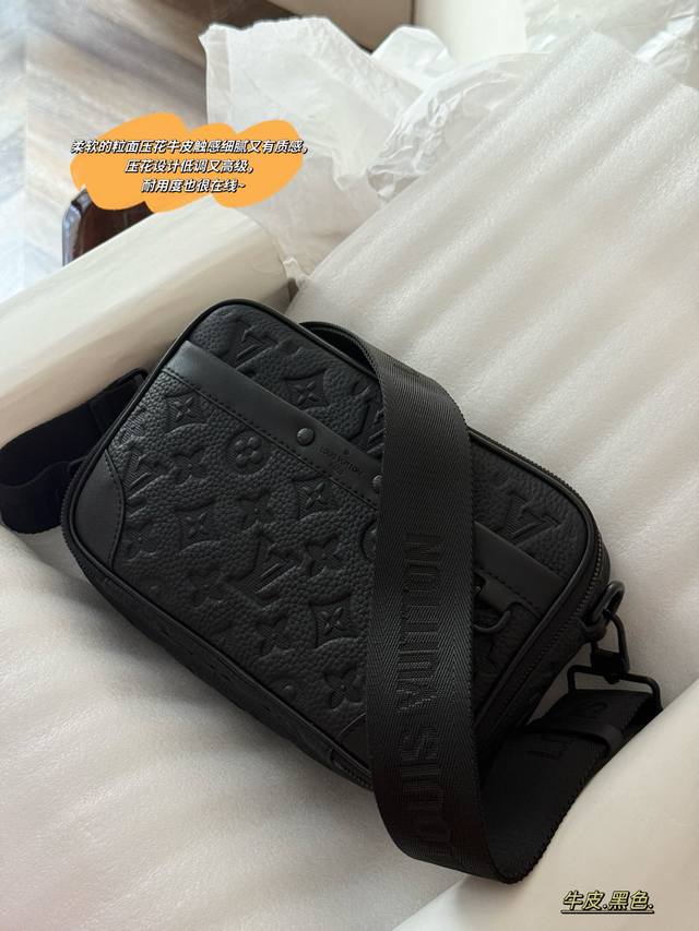 Cowhide leather with box Size: 23*13Cm L's Nano Alpha men's camera bag Made of