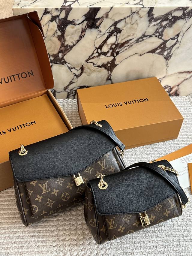 Comes with case Size 30 19Cm 23 15Cm Lv Recommended new model, great capacity A