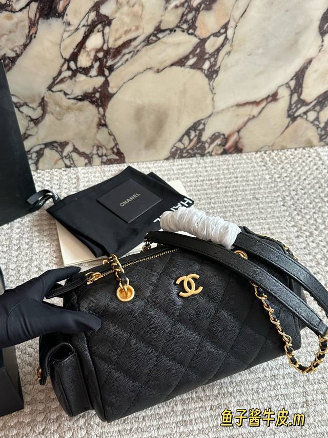 Original cowhide leather Chanel camera bag A camera bag that's also a bowling b