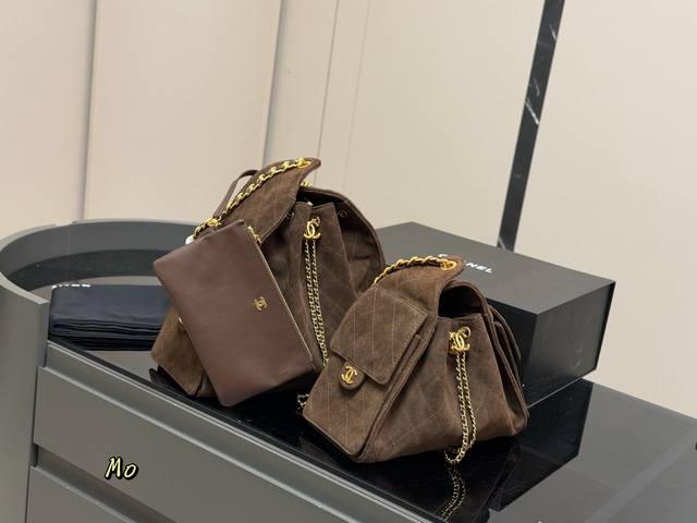 Comes with box Chanel 25 Bag Absolutely gorgeous This year's Chanel 25S series