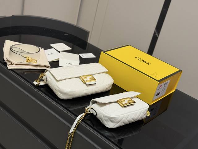 Upgraded version with folding box Size: 25*15Cm 18*10Cm Fendi Baguette Bag Shou