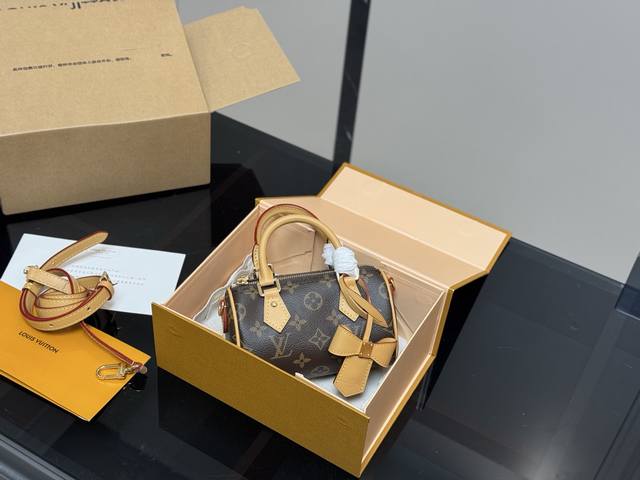 New model with folding case/airplane case Size: 16*12Cm Lv Speedy Nano Import c