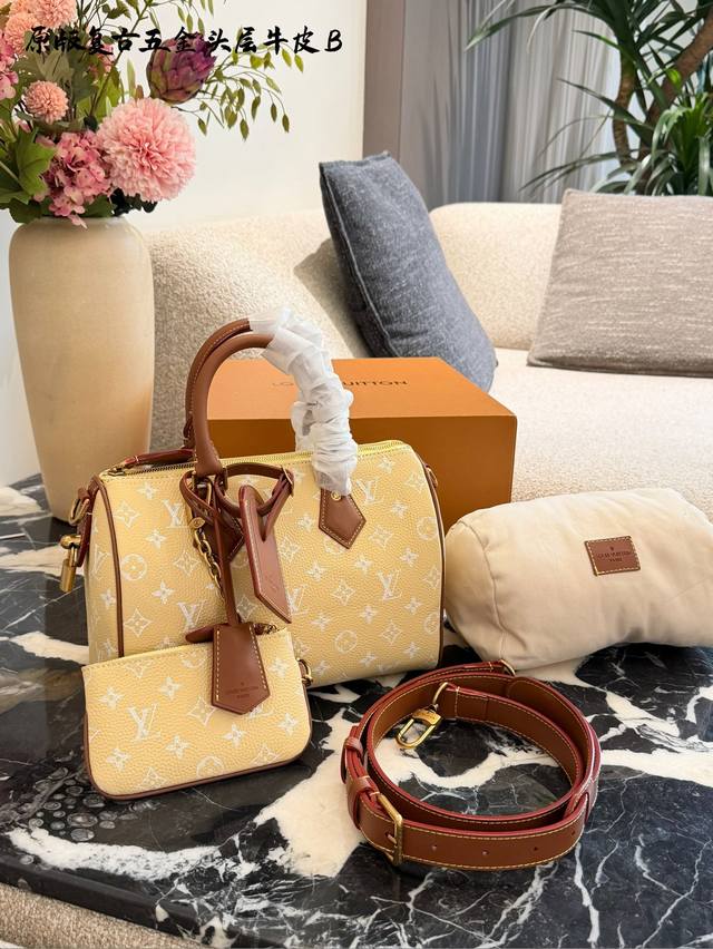 Lv Speedy p30 HandbagThe Lv Speedy p30 handbag is a limited edition from the L O