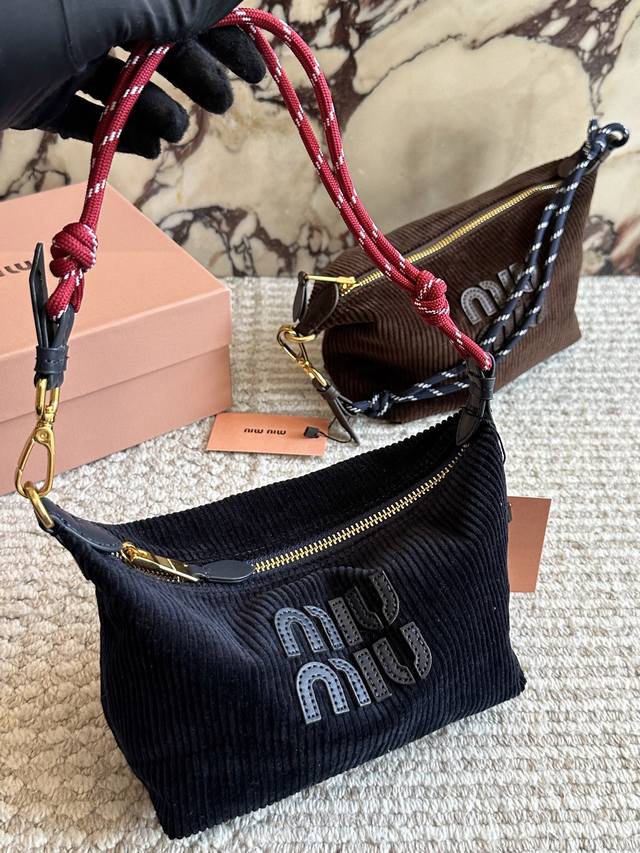 Miumiu 25 New Canvas Lunchbox Bag New colorway of Miumiu lunchbox bag is here ag