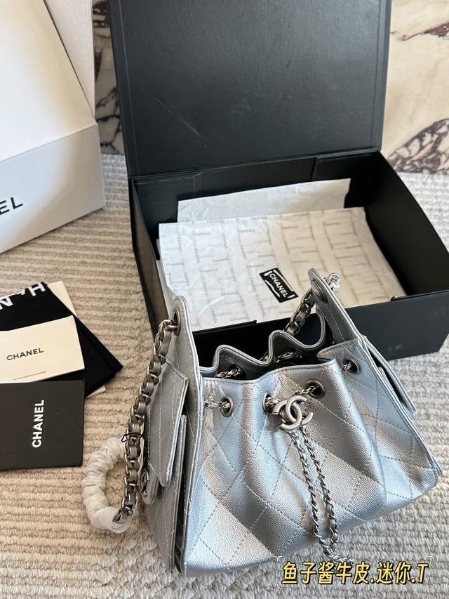 Mini with Box Oil-Waxed Caviar Leather Chanel 25S Hobo Mini - Absolutely Stunnin