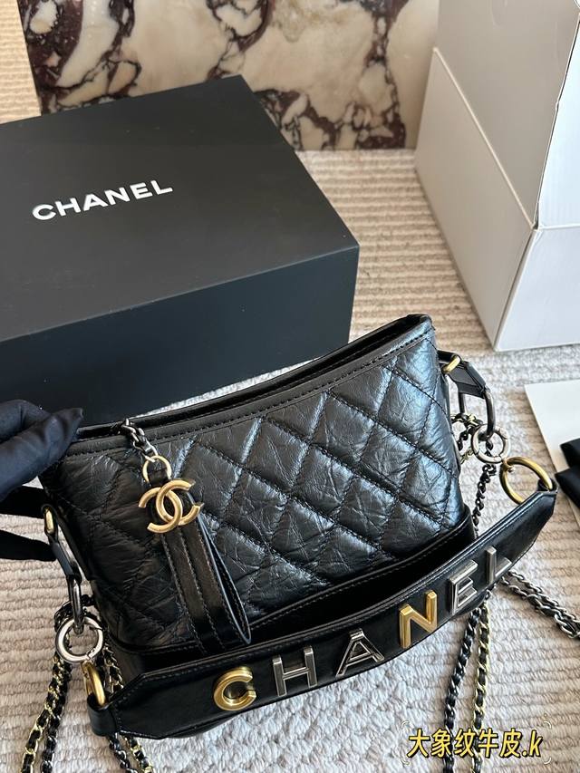 Upgraded version with box Includes letter shoulder strap Size: 20*15Cm Restocke