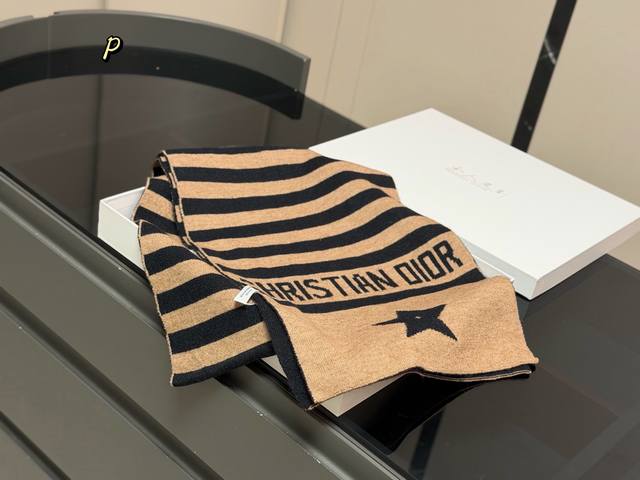 It's getting colder, need a cashmere shawl! Size: 180*30cm Dior New Cashmere Sc