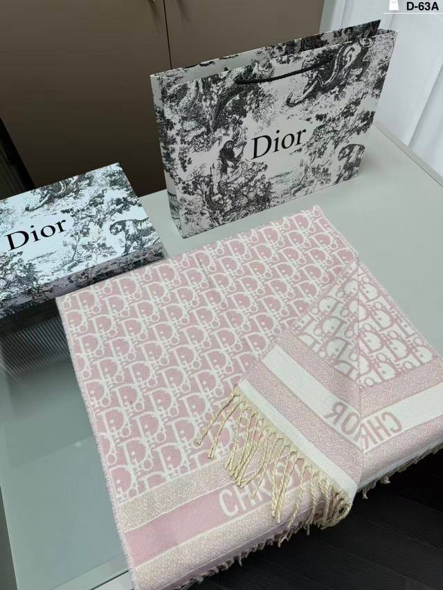 D-63A with box Dior Fall/Winter Scarf Super soft to the touch, perfect for keepi