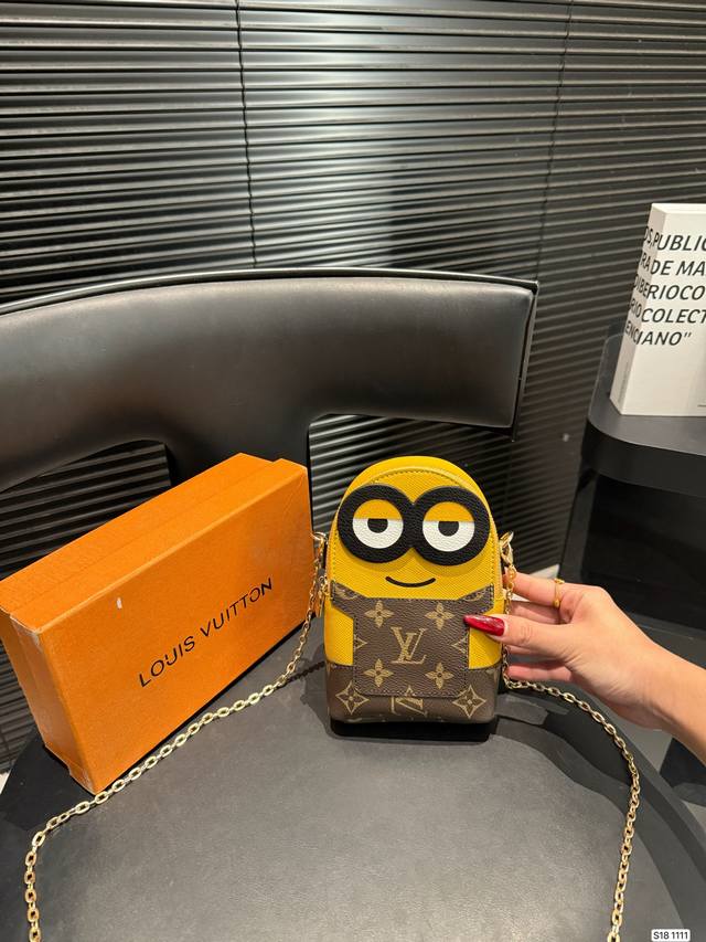 Comes with box Lv Super cute Minion coin purse Besides being cute [Wow], it's u