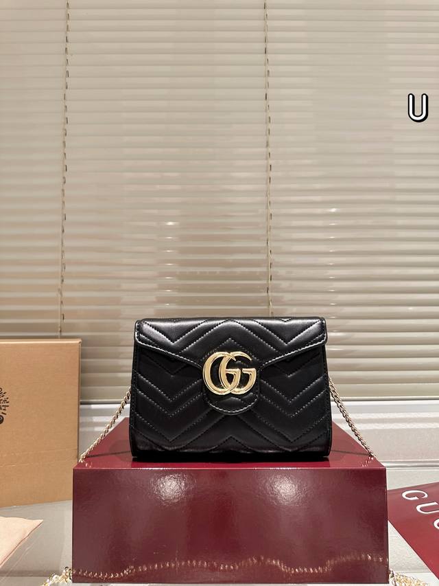 Gucci Marmont Envelope Bag - I didn't expect it to be so timeless. Its capacity