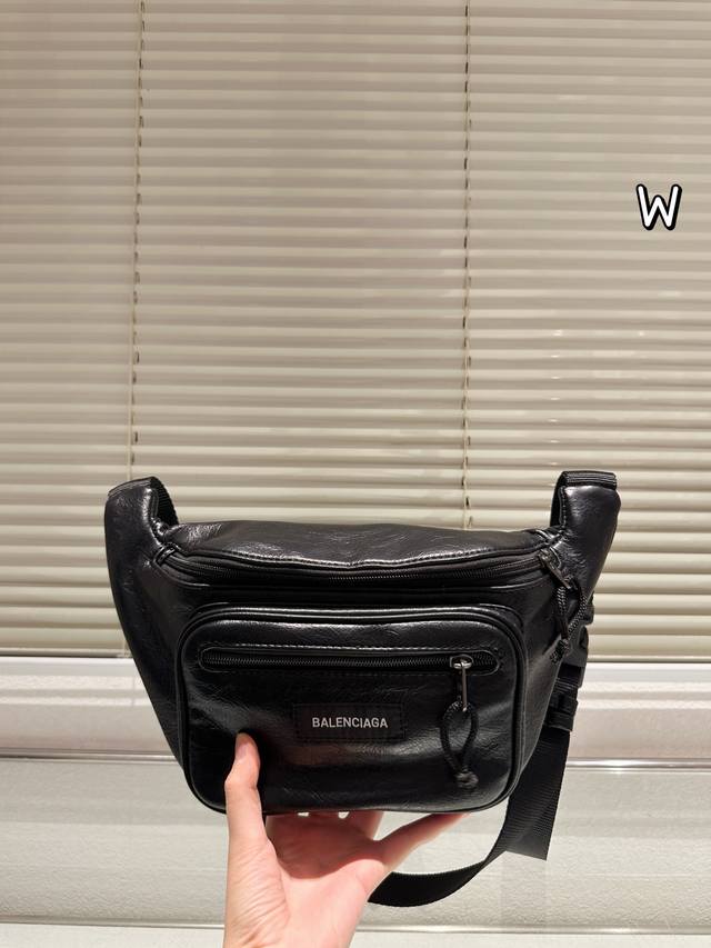 Balenciaga vintage waist bag, size 34.19 DDD