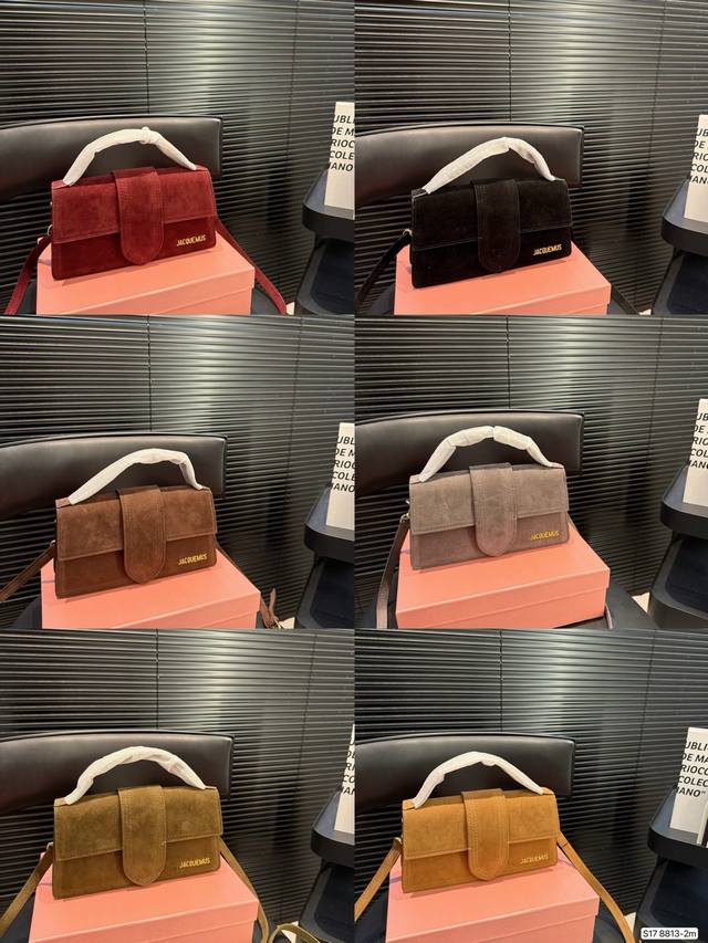 Comes with box. Jacquemus' iconic square bag. Jacquemus is quite popular lately