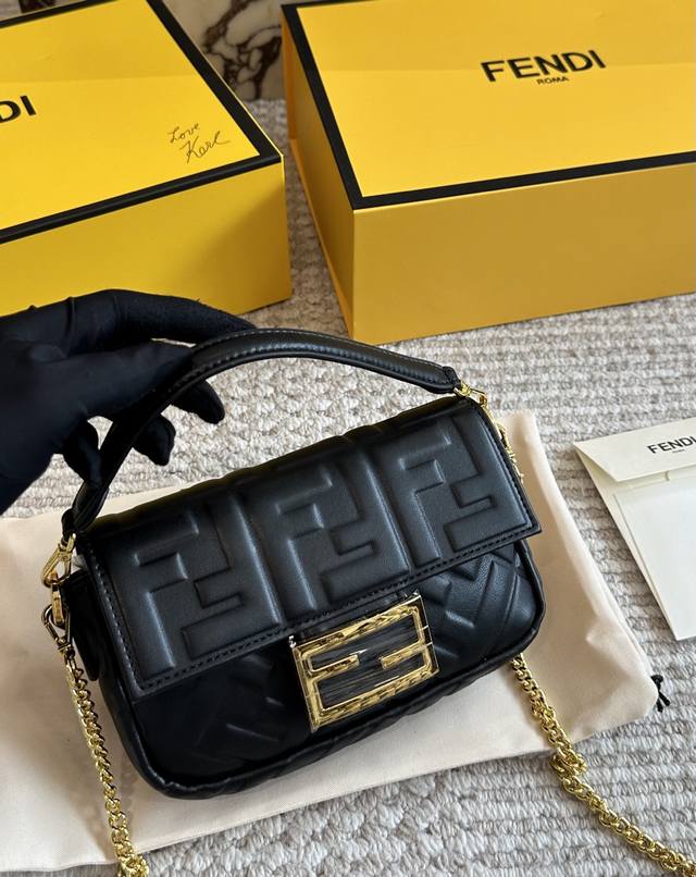 Upgraded version with box Size: 19*12Cm Fendi Baguette Bag Baguette Shoulder or