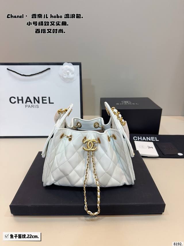 Comes with gift box. Chanel Hobo New Style Hobo Bag A versatile, classic, and e