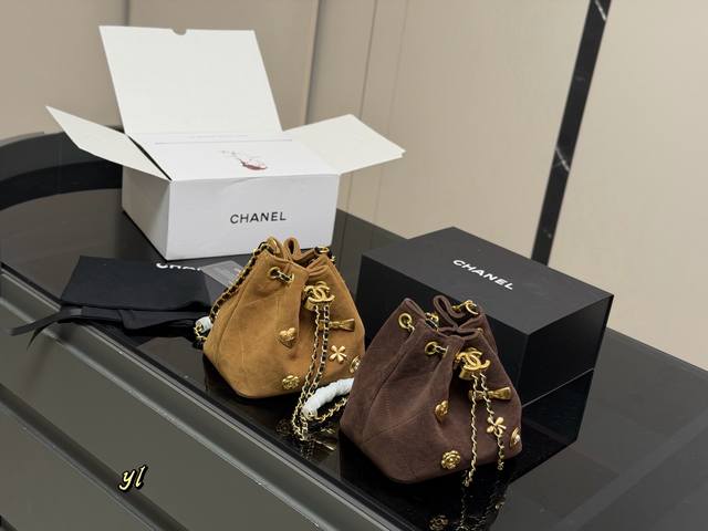 Box Included Chanel 25K can't escape the bow Wearing it makes you a Chanel princ