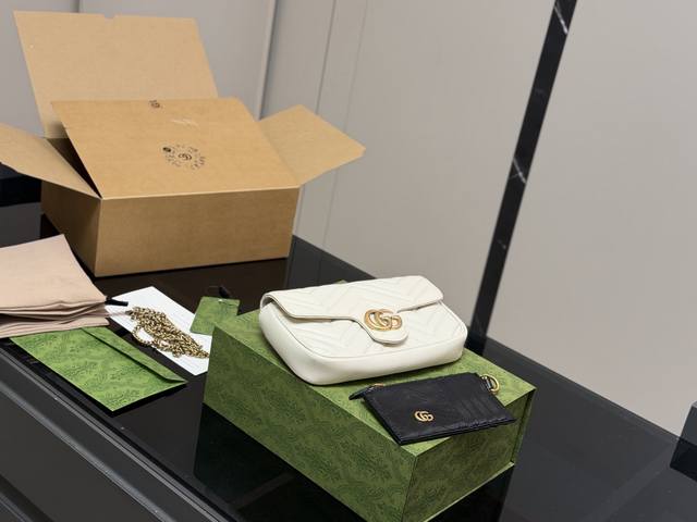 Comes with a folding box/airplane box Size: 21*13Cm Gucci Marmont 2-in-1 New Gu