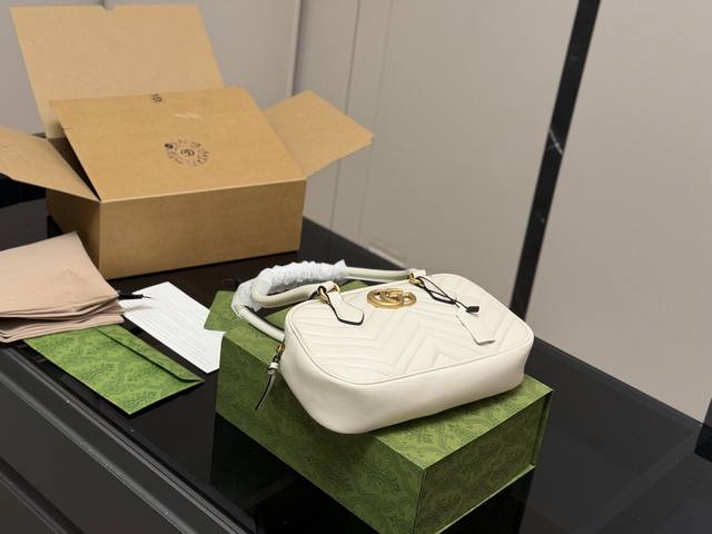 Box Included Size: 25.16cm Gucci Bowling Pillow Bag Very spacious! Package Incl