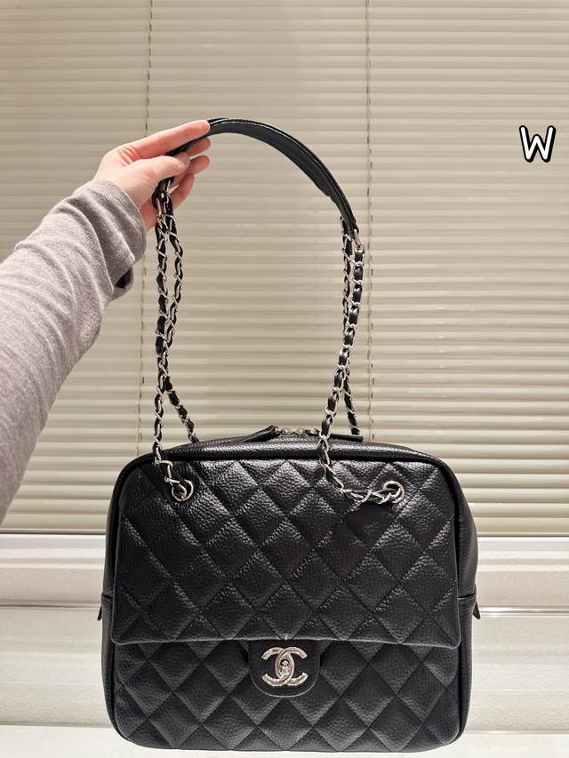 Chanel Bowling Style: A Perfect Crossover in Sweet and Cool Style! This Chanel i